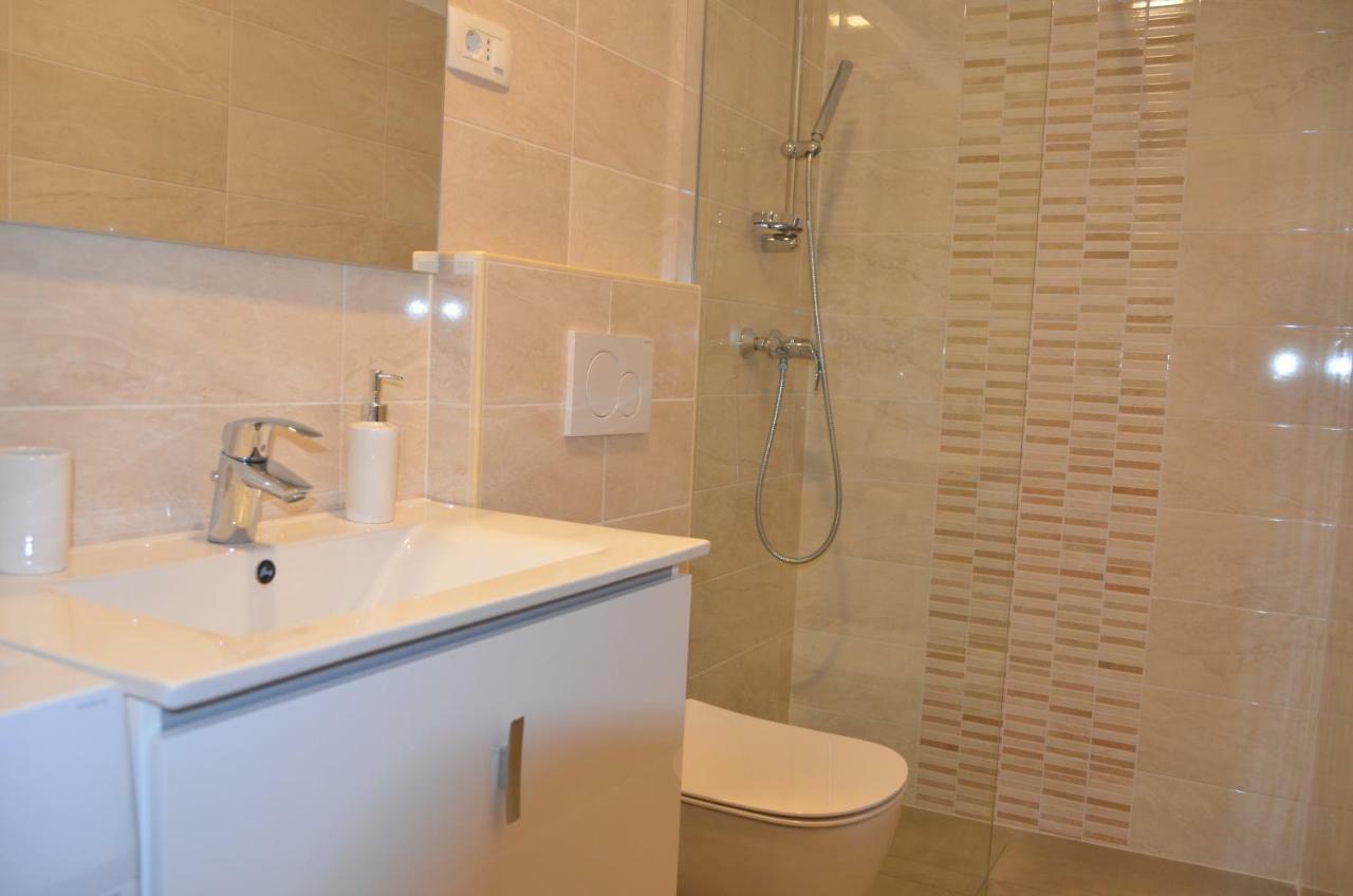 Garden View Apartments Ankaran Dış mekan fotoğraf